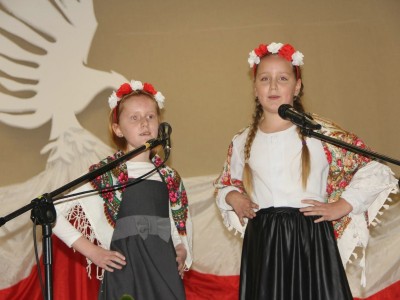 Kinga Kloskowska i Zuzanna Zblewska „Ułani, Ułani”, Szkoła Podstawowa w Czapiewicach