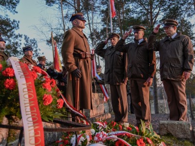 Delegacja Nadleśnictwa Rytel na czele z nadleśniczym Wiesławem Kiedrowkim. 
