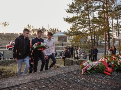 Delegacja Technikum nr 1, wcześniej im. TOW Gryf Pomorski, w Chojnicach. 