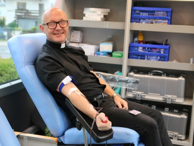 W akcji wziął udział również ks. Damian Drozdowski, proboszcz Parafii w Leśnie.