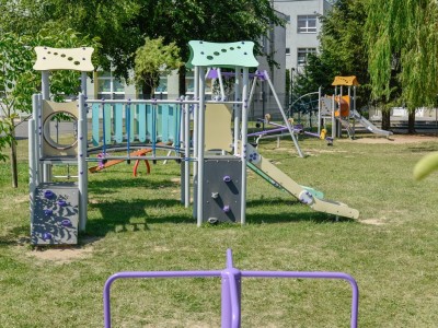 GMINA BRUSY WSPIERA PRZEDSZKOLAKÓW -POMOCE EDUKACYJNE I NOWE URZĄDZENIA NA PLACU ZABAW W BRUSACH