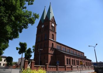 PARAFIA WSZYSTKICH ŚWIĘTYCH W BRUSACH ZAPRASZA NA PROCESJĘ W INTECJI PAPIEŻA POLAKA