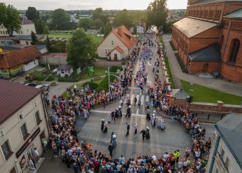 FINAŁ MIĘDZYNARODOWEGO FESTIWALU FOLKLORU W KADRACH Z LOTU PTAKA